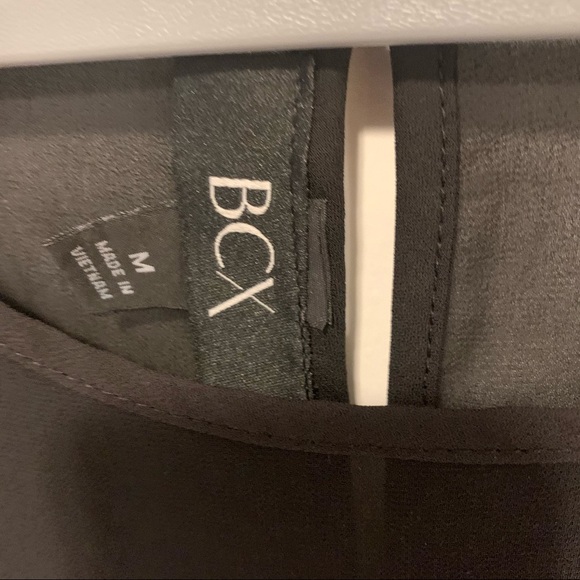 ⭐️ BCX Black Ruffle Layer Hem Chiffon Sleeveless Top Size Medium EUC - Picture 2 of 5